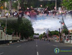 Massa Gelar Aksi Demo Solidaritas, Jalan di Sekitar Mapolda Sumbar Ditutup Sementara