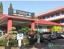 Sekolah SMA Negeri 3 Padang Lakukan Penyalagunaan dana Bos Dengan Membeli Seperangkat Kursi Baru