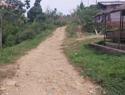 Warga di Kawasan Sungkai Keluhkan Jalan Rusak Parah ke Bukit dan Akses Wisata dan Pendidikan Terhambat