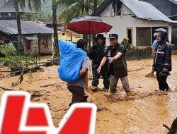 90 KK Terjebak Banjir dan Dua Rumah Warga di Bawah Arus Air di Batu Busuk , BPBD Padang Kerahkan Tim Gabungan Evakuasi Warga