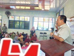 Saat Syafrizal Ahiar Berikan Kuis Berhadiah Warga Terdampak Bencana Koto Panjang*