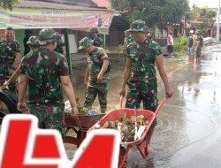 Pakaian loreng yang melekat di badan bukan menjadi penghalang bagi Satgas TMMD Ke -127 Tahun 2026, Kodim 0311/ Pessel untuk masuk gorong – gorong bantu warga bersihkan saluran air yang tersumbat.
