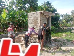 Tingkatkan Kesehatan Lingkungan, Satgas TMMD Ke-127 Kodim 0311/Pessel Bangun MCK Untuk Warga