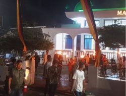 Ketua Masjid Raya Pauh Lepas Anak Pesantren Ramadhan untuk Pawai Obor Takbiran Sambut Idul Fitri 1447 H/2026M