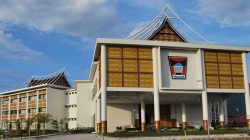 Wali Kota Fadly Amran Melantik 12 Nama Lurah yang Baru 
